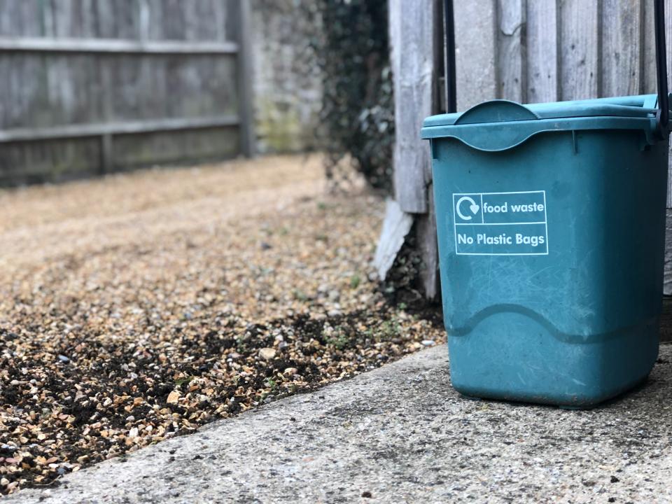 Small compost bin